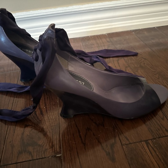 Nine West lace up wedge heel 3.5 inch heel - Picture 4 of 6